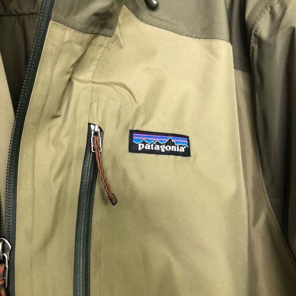 Patagonia, insulated powdertown water repellent, hooded jacket - Picture 7 of 11